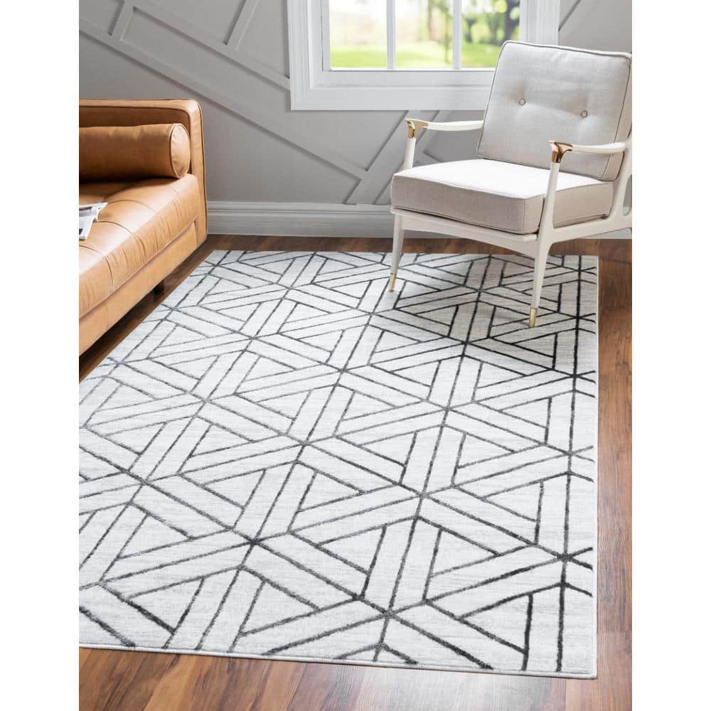 White Trellis Synthetic Stain-Resistant 8x10 Indoor Rug