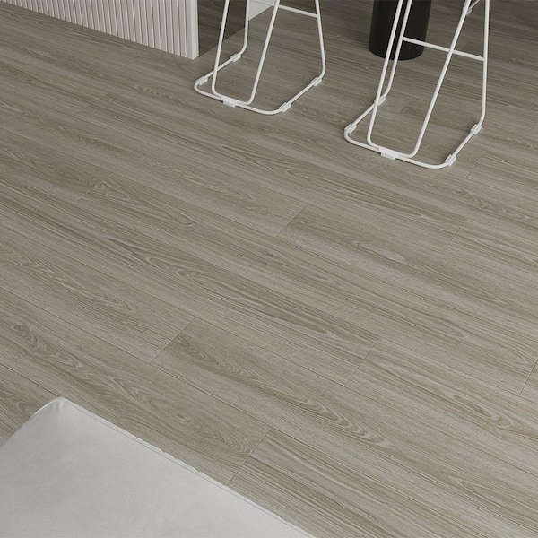 Selkirk Rugged Castello 13 mm T x 7.6 in. W Waterproof Laminate Wood Flooring (17.73 sq. ft./Case)