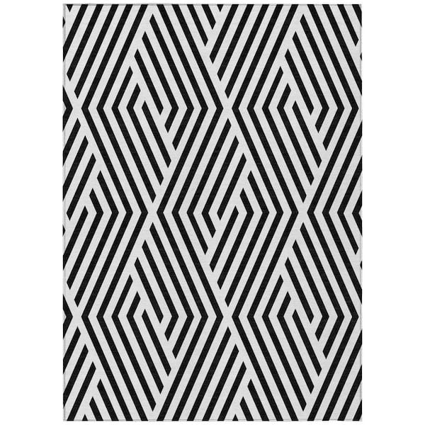 HomeRoots Black and White 3 ft. x 5 ft. Woven Geometric Rectangle Indoor/Outdoor Area Rug