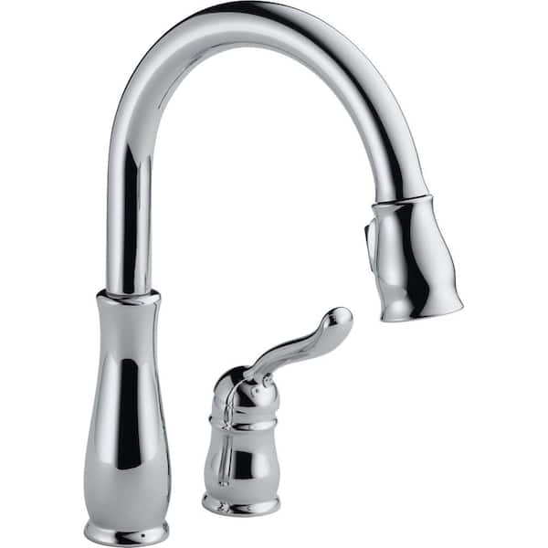 Delta Leland Single-Handle Pull-Down Sprayer Kitchen Faucet with MagnaTite Docking in Chrome