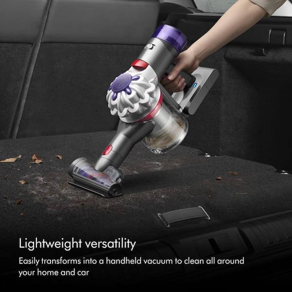 This VACUUM cleaner gets the job DONE // Dyson V8 Absolute REVIEW! 