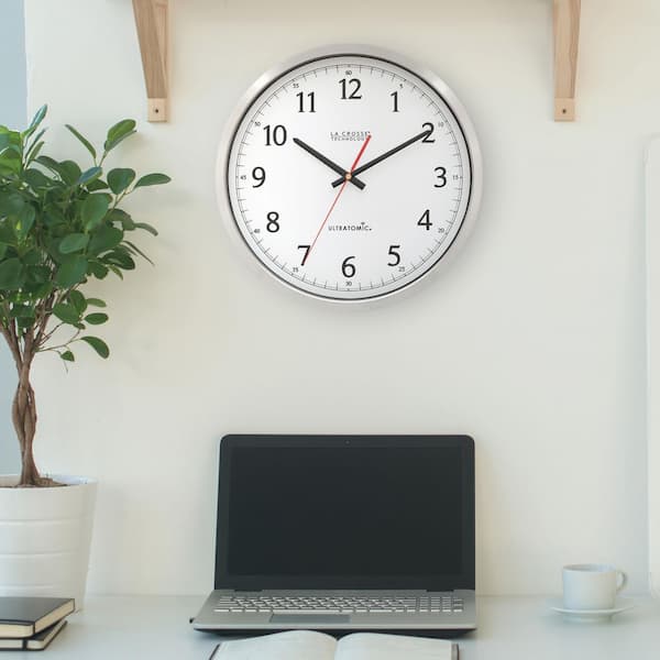 La Crosse Technology 14 Inch UltrAtomic Silver Metal Analog La Crosse Technology 14 Inch UltrAtomic Silver Metal Analog