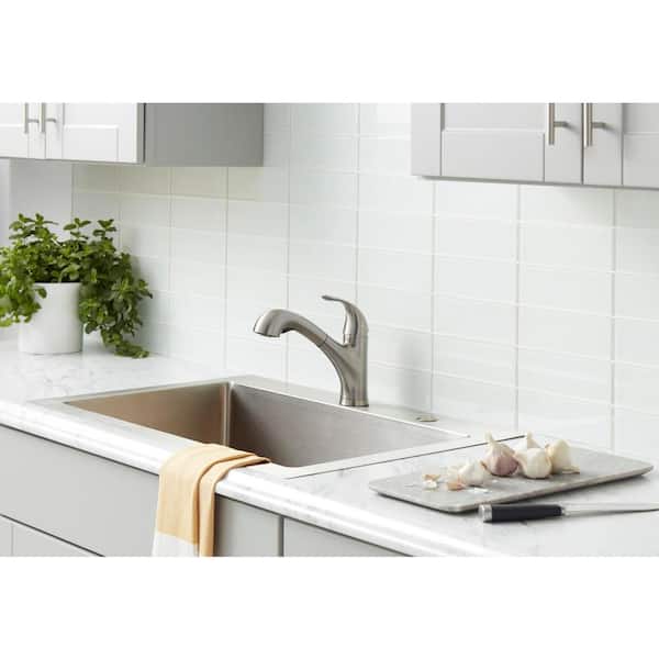 Market Single-Handle Pull-Out Kitchen Faucet with TurboSpray and FastMount in Stainless Steel