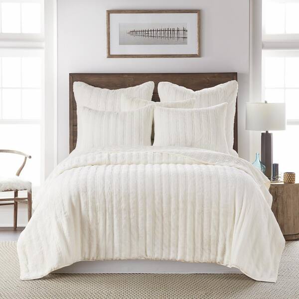 LEVTEX HOME Faux Fur Ivory Stripe Quilting Microfiber Full/Queen Quilt