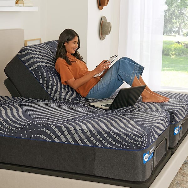 A Split King Adjustable Bed for Couples