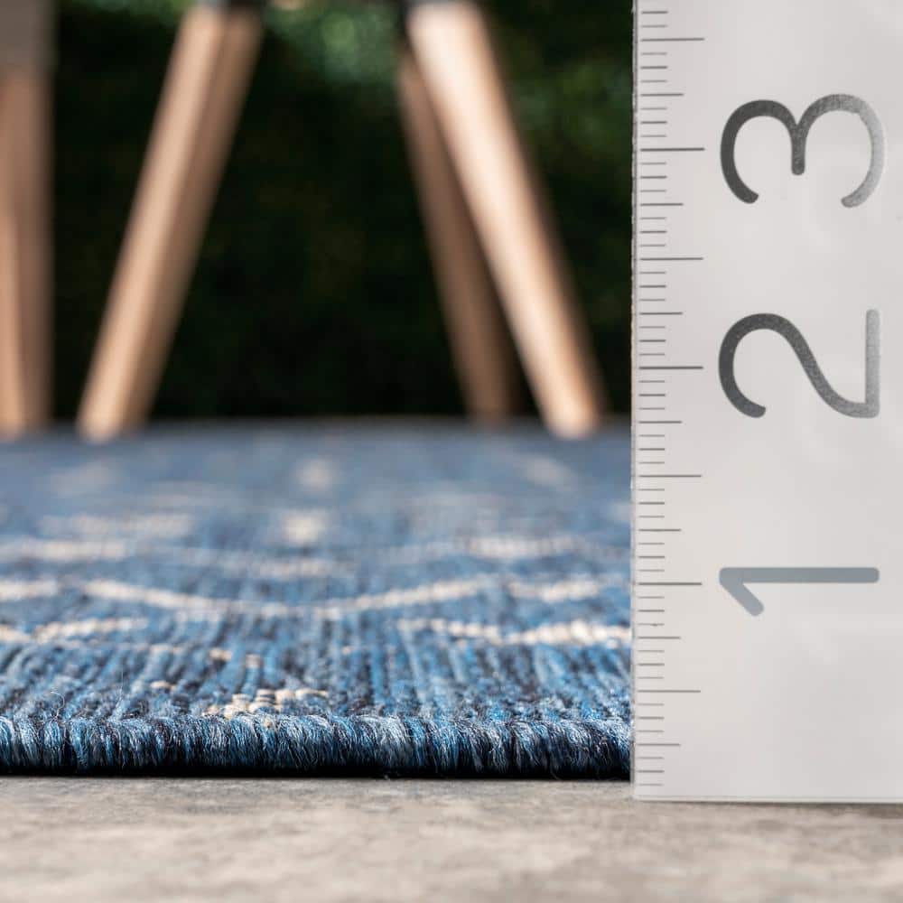 Blue Trellis 5x8 Washable Synthetic Indoor/Outdoor Area Rug