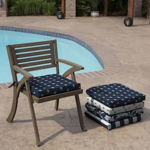 19 in x 18 in Blue and White Diamond Rectangle Outdoor Seat Pad