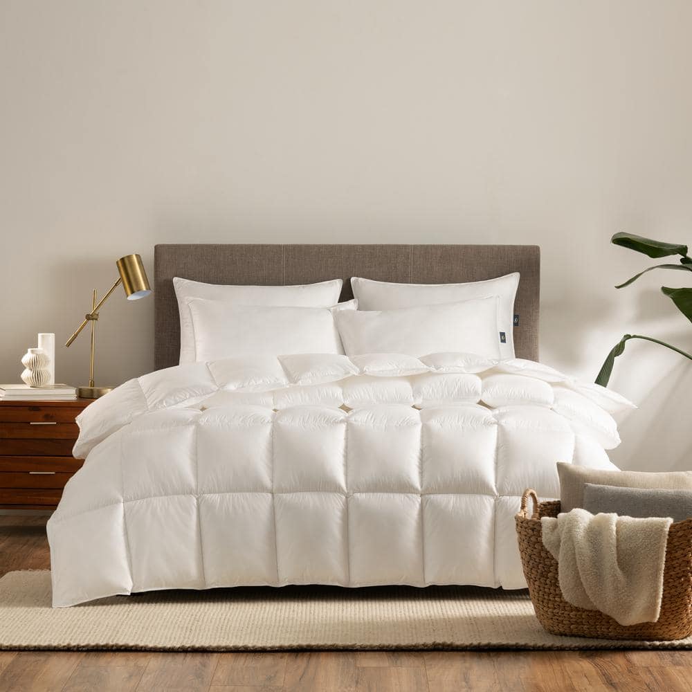 Full White Down Alternative Microfiber Bedspread