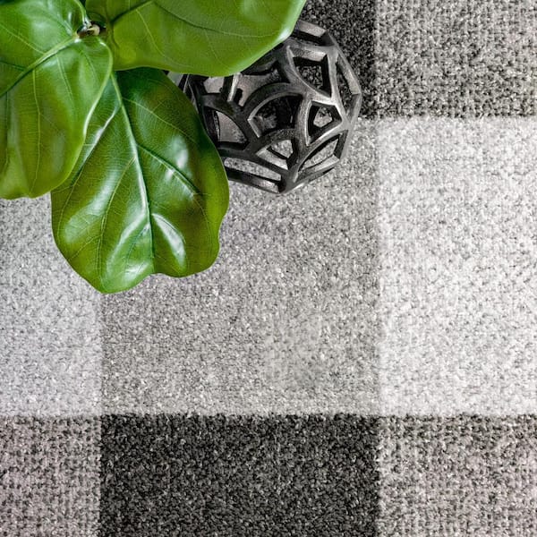 STRUMスヌード　チャコールグレー Shady Stroll - Tree Bark Carpet | Shaw Floors