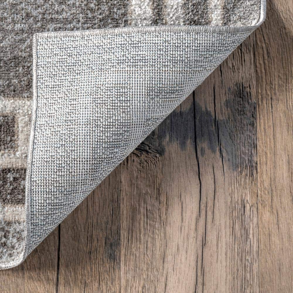 Gray 4' x 6' Washable Stain-Resistant Synthetic Area Rug