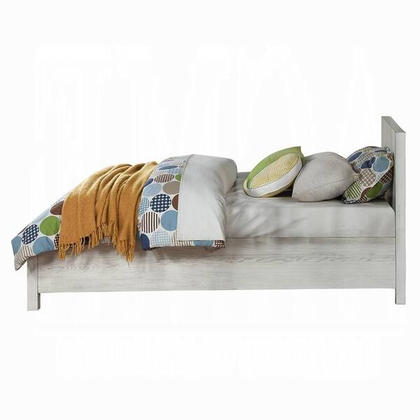 Celerina White Frame Queen Platform Bed