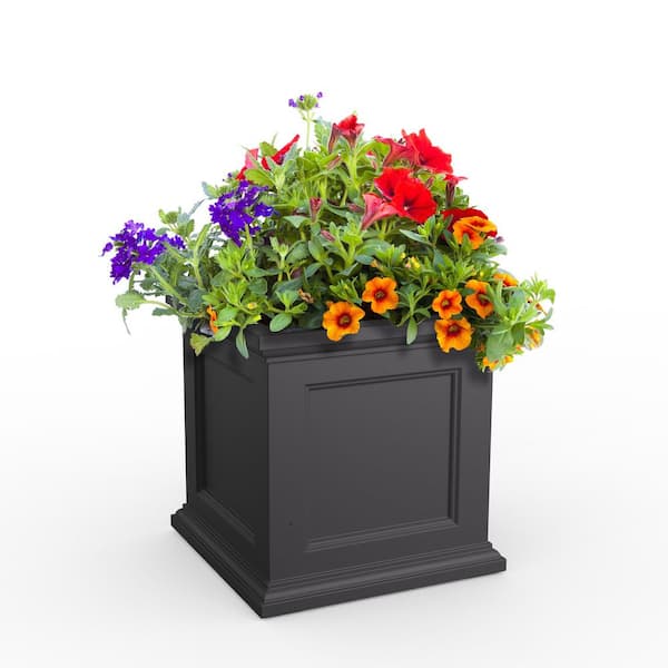 Mayne Fairfield 24in Graphite Grey Square Resin Outdoor Self Watering  Planter (24 in. L x 24 in. W x 24 in. H) 5890-GRG