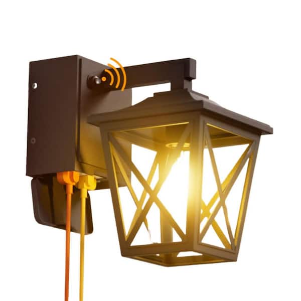 Porch Lights with Outlet, Dusk to Dawn Outdoor Light with Built-in GFCI Outlet Waterproof Anti-Rust Lantern Brown