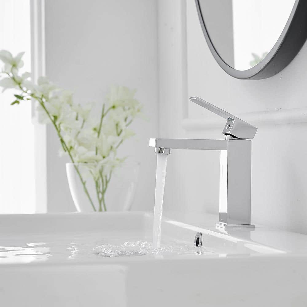 Polished Chrome Single-Handle Low-Arc Bathroom Faucet