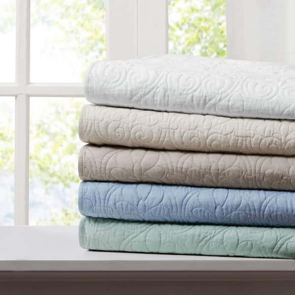 Madison Park Mansfield White Solid Polyester 60 x 70 in. Oversized Quilted Throw