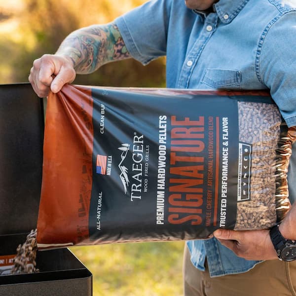 Signature Blend All-Natural Wood Grilling Pellets, 20 lb. Bag