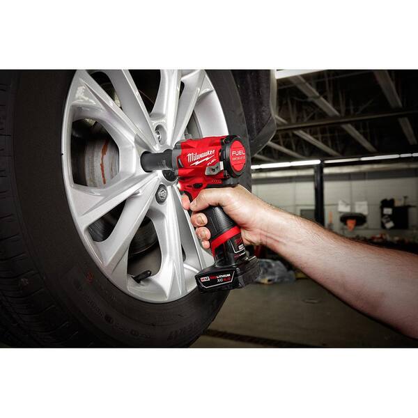 Milwaukee - M12 FUEL 12V Lithium-Ion Brushless Cordless Stubby 3/8 in. Impact Wrench Kit With M12 4.0Ah Battery