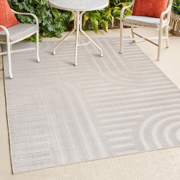 JONATHAN Y Anders High-Low MidCentury Modern Arch Stripe 2-Tone White/Cream 5 ft. x 8 ft. Indoor/Outdoor Area Rug