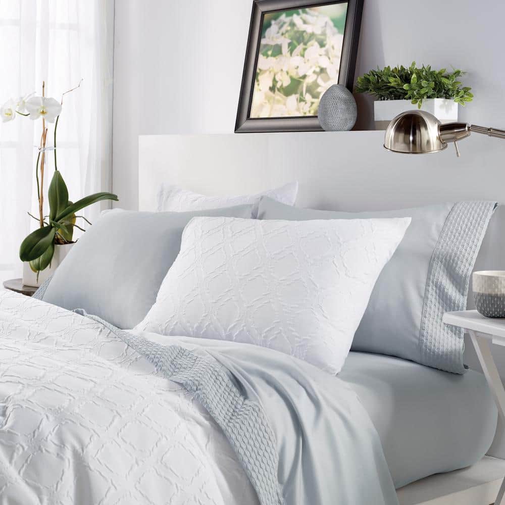 Full/Queen White Microfiber Ogee Hourglass Comforter Set