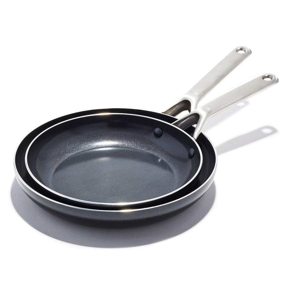 OXO Agility 9 .5 in. 3 qt. Aluminum Ceramic Non-Stick Chefs Pan Frying Pan  with Helper Handle and Lid CC006955-001 - The Home Depot