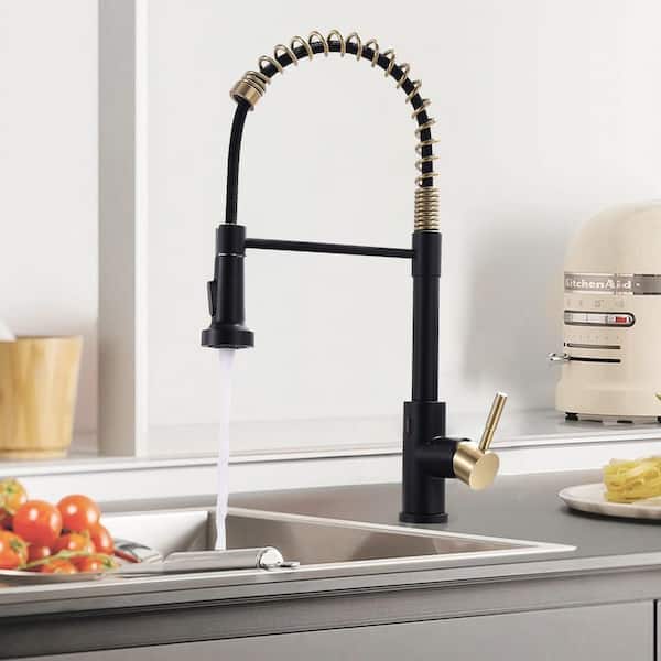 Single-Handle Pull Down Sprayer Kitchen Faucet in Matte Black and Brushed Gold