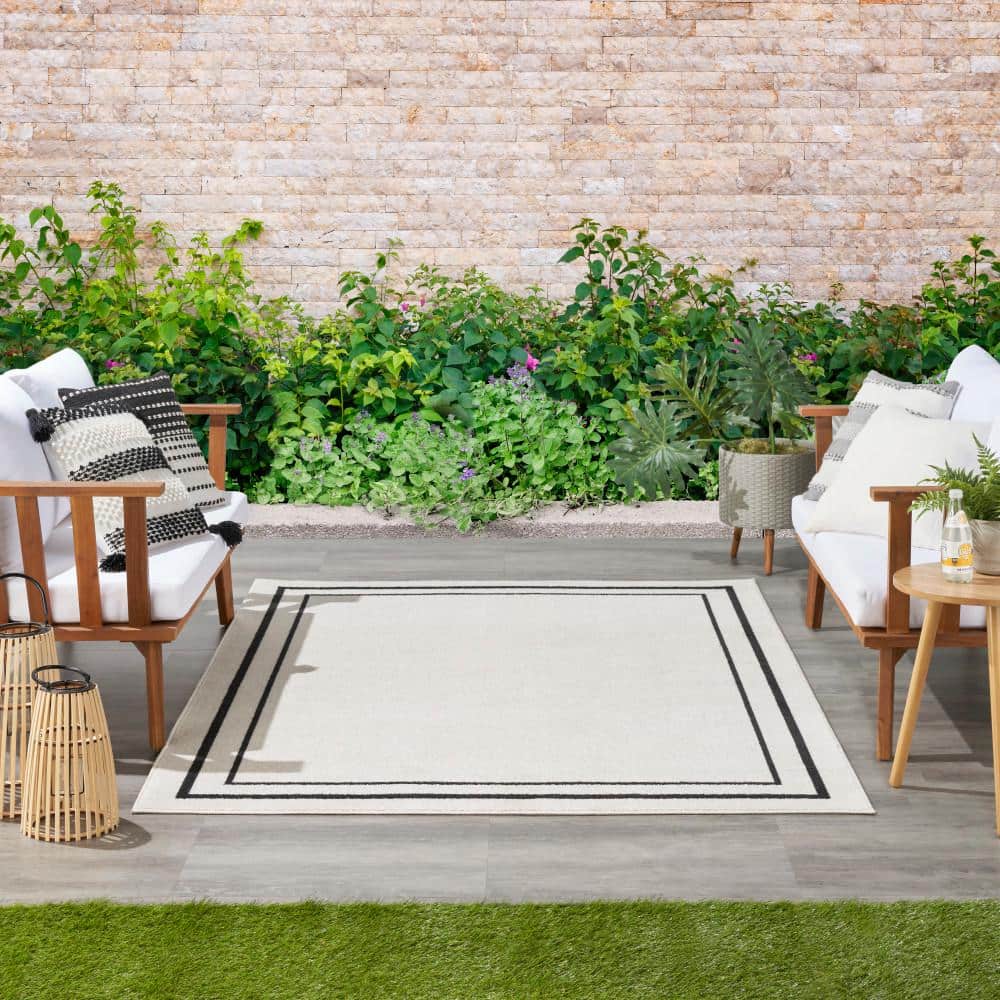 Rectangular Black and Ivory Synthetic 4' x 6' Washable Rug