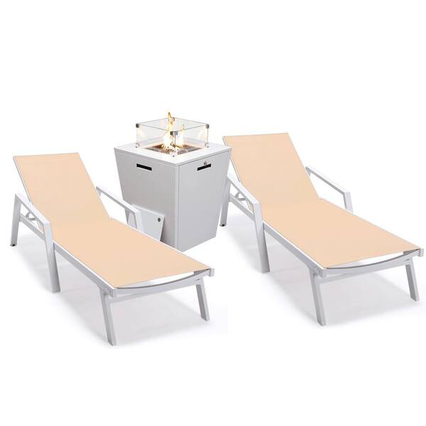 Leisuremod Marlin Modern White Aluminum Outdoor Chaise Lounge Chair With Arms Set of 2 and Fire Pit Table, Light Brown