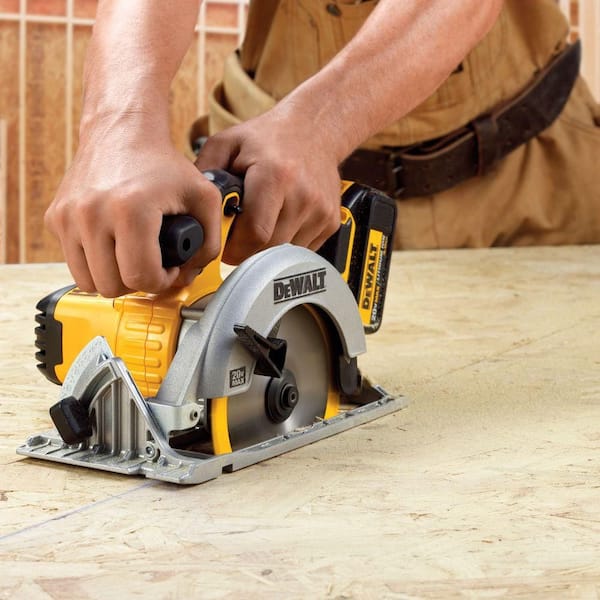 DEWALT - 20V MAX Cordless 6.5 in. Sidewinder Style Circular Saw (Tool Only)
