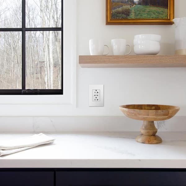 adorne 20 Amp Tamper-Resistant Duplex Outlet with Ultra-Fast 6A PLUS 30W Power Delivery USB Type-C/C, White