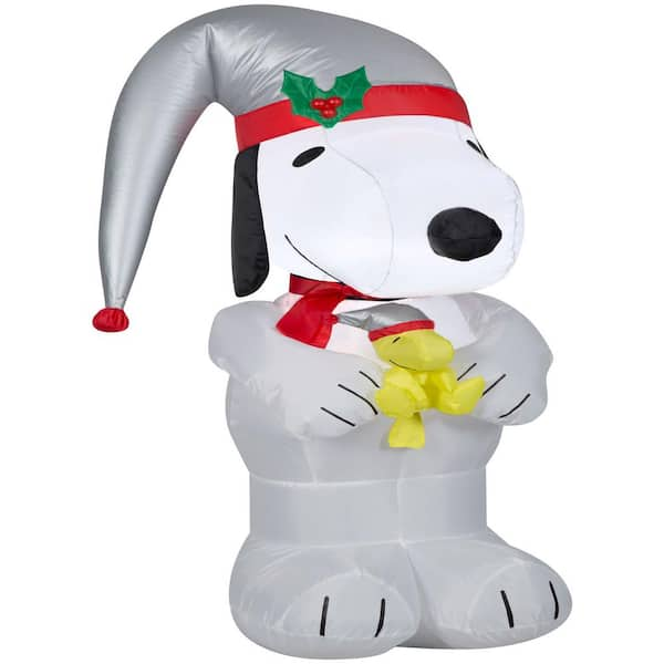 Christmas: Current (1991-Now) Yard Décor 6Ft Peanuts Snoopy Airblown ...