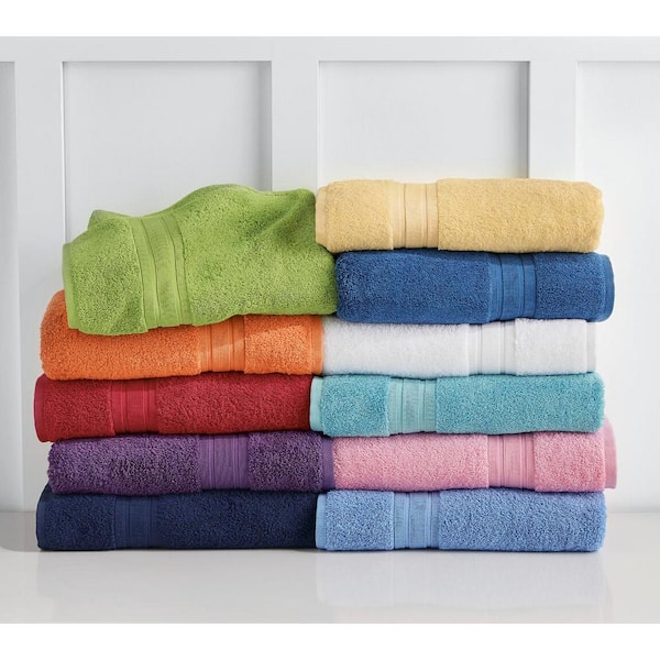 https://images.thdstatic.com/productImages/f0ae17d5-d684-4312-86a7-3b28b1931f63/svn/field-green-the-company-store-bath-towels-vk37-bath-fldgrn-31_600.jpg