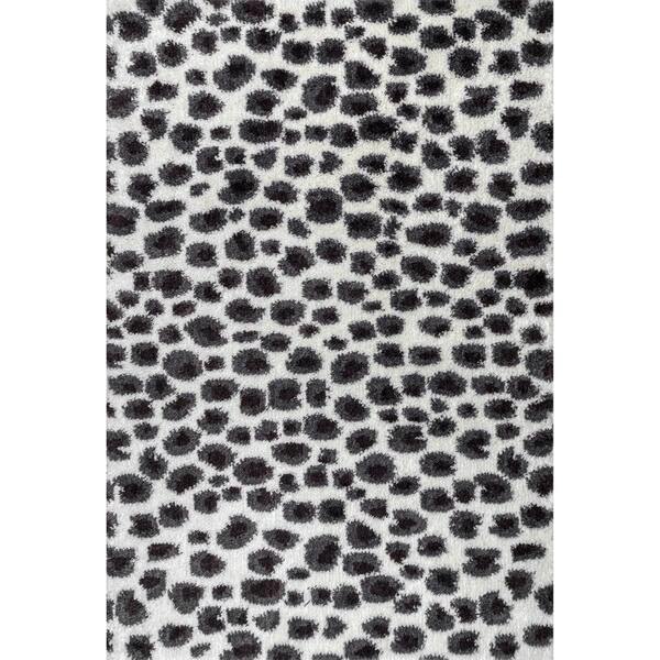 nuLOOM Lennon Cozy Shag Leopard Beige 5 ft. 3 in. x 7 ft. 6 in. Indoor Area Rug
