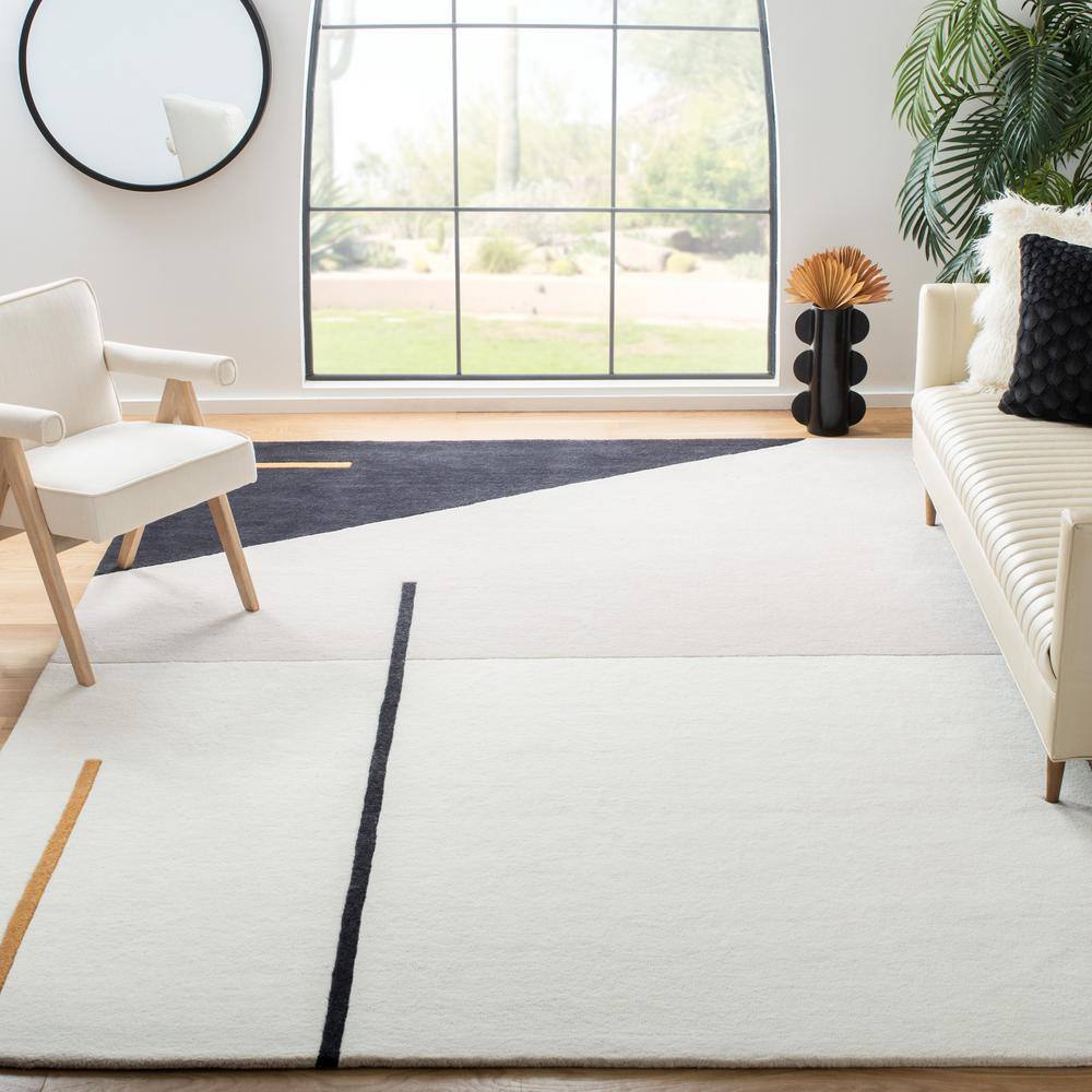 Fifth Avenue 7' x 7' Black and Ivory Wool Tufted Area Rug