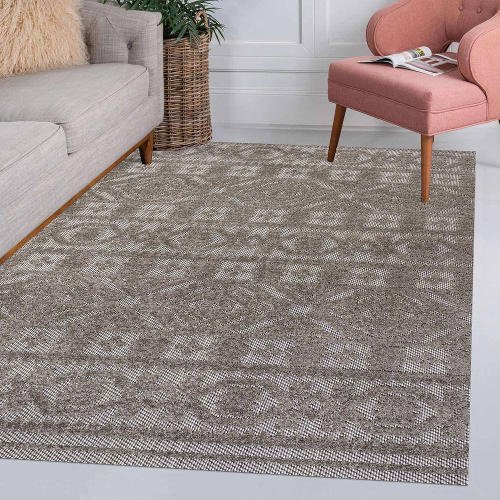 Dark Gray and Ivory Geometric Synthetic Indoor/Outdoor Area Rug
