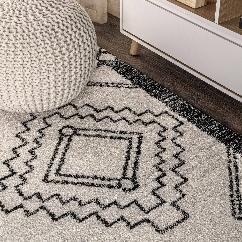 Amir Moroccan Cream and Black Geometric 4' x 6' Rug