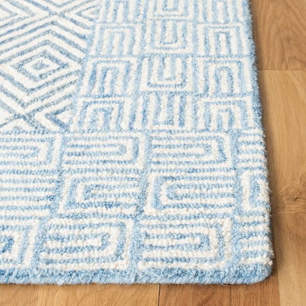 SAFAVIEH Roslyn Light Blue/Ivory 5 ft. x 8 ft. Border Chevron Area