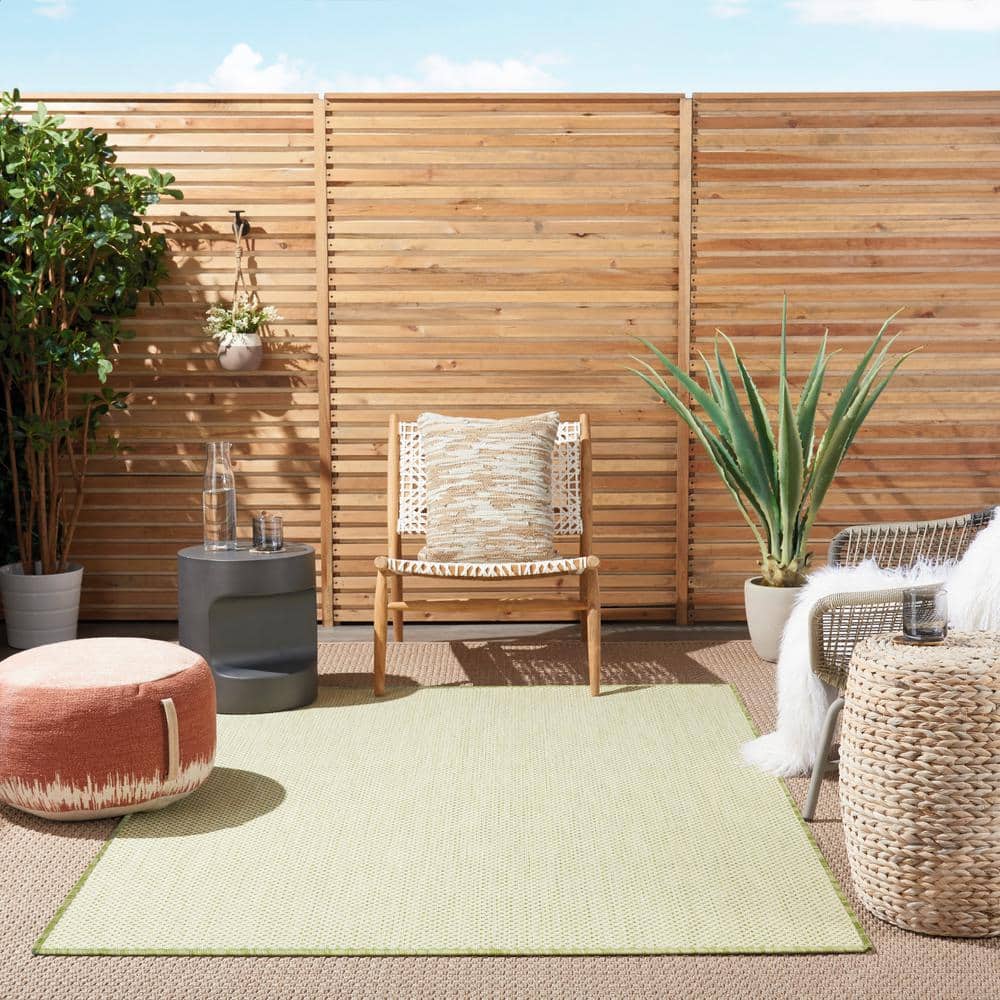 Ivory Green Geometric 6' x 9' Indoor/Outdoor Area Rug