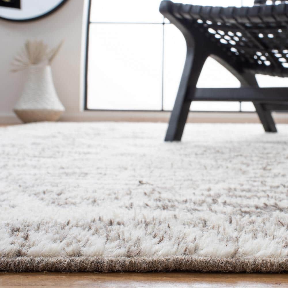 Gray Geometric Hand-Knotted Wool 6' x 9' Area Rug