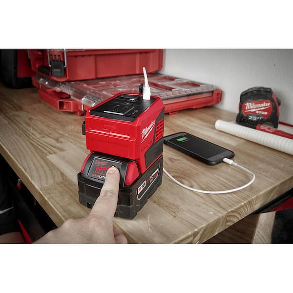 Milwaukee M18 18V Lithium-Ion 175-Watt Powered Compact Inverter for M18 Batteries with (1) M18 HIGH OUTPUT FORGE 6.0 Ah Battery