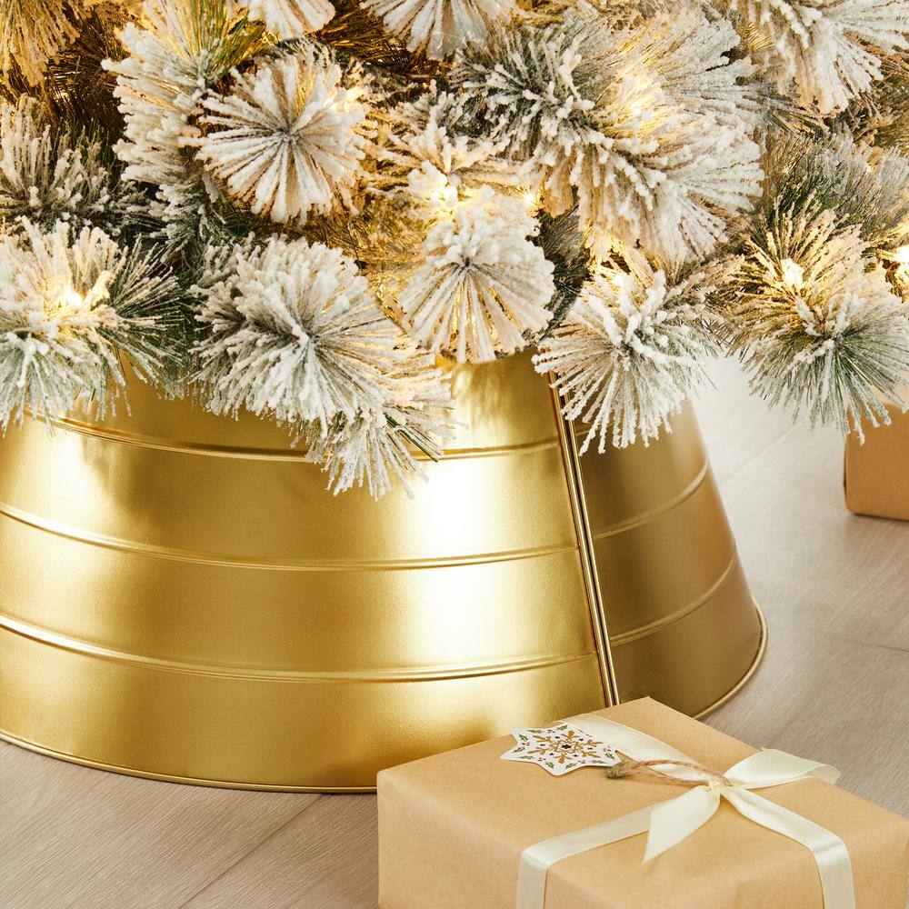 22 in. Gold Metal Christmas Tree Collar