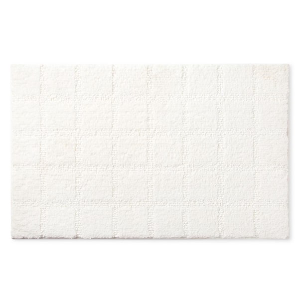 TOWN & COUNTRY LIVING Ultra Plush Windowpane Solid Washable White 20 ft. x 32 ft. Bathmat Rug