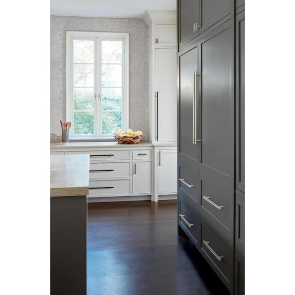 Bar Pulls 24 in. (610mm) Modern Stainless Steel Bar Appliance Pull