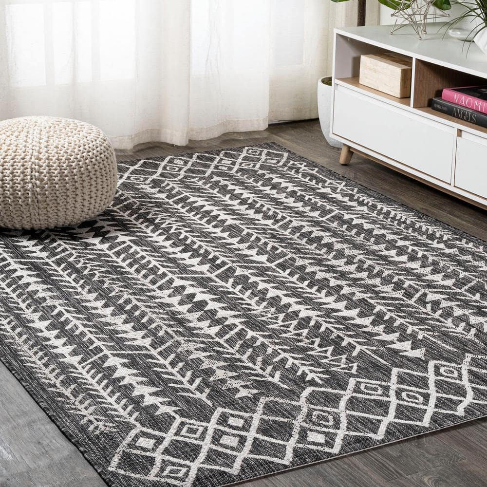 Black and Ivory Geometric Bohemian Indoor/Outdoor Rug