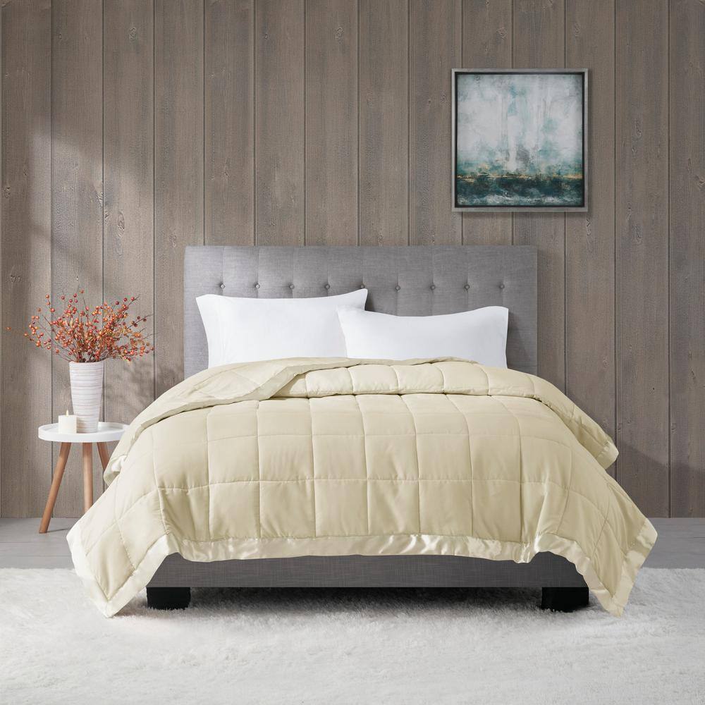 Twin Lightweight Down Alternative Blanket with Satin Trim