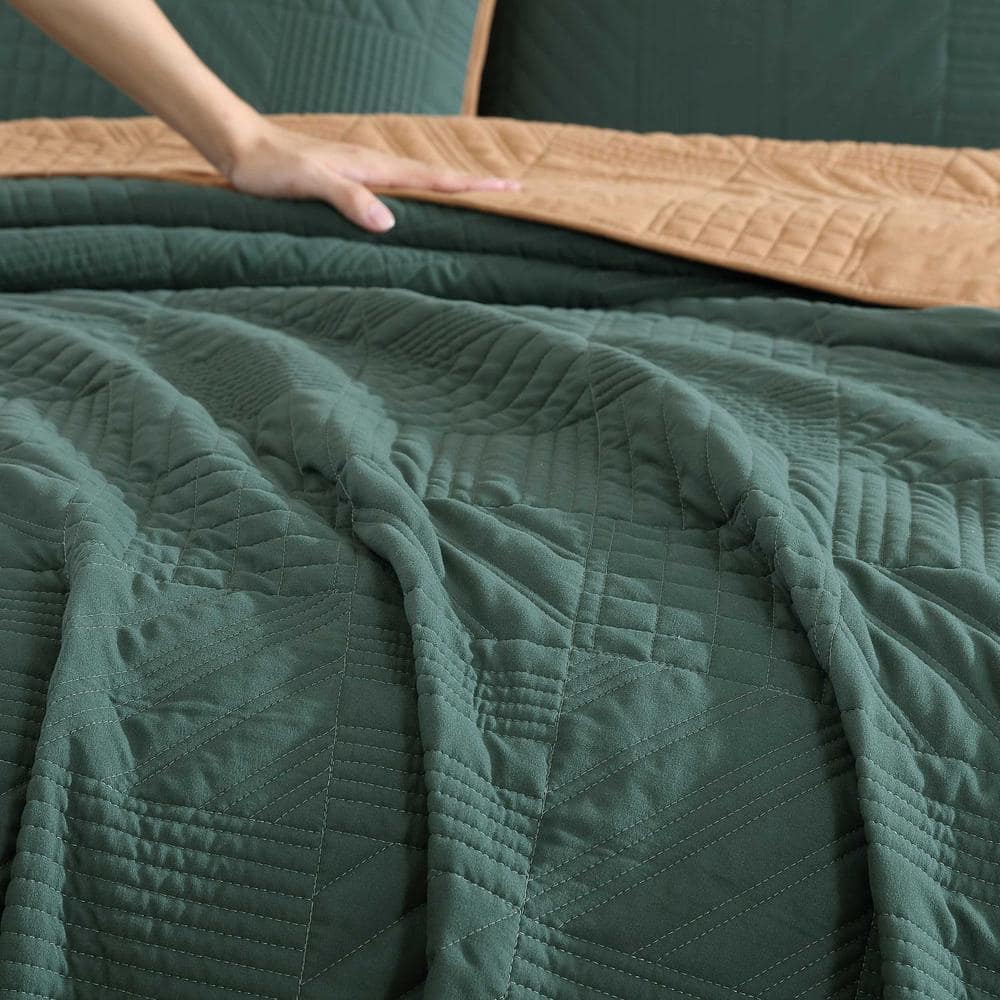 Full Reversible Brown and Green Microfiber Quilt Set