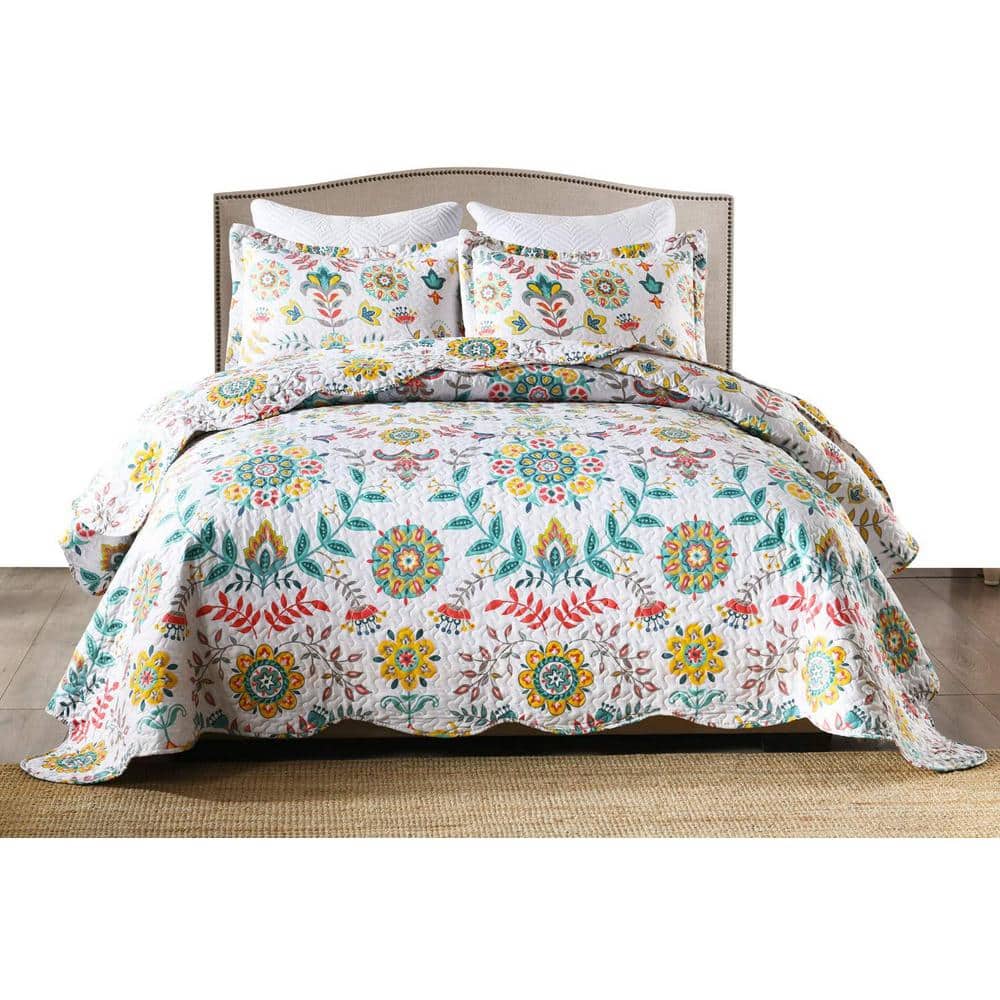 King White Microfiber Bohemian Floral Quilt Set