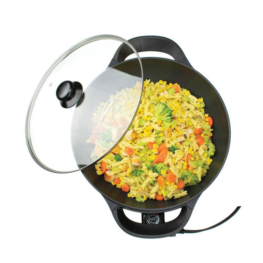 Brentwood 13-Inch Black Non-Stick Electric Wok Skillet with Glass Lid