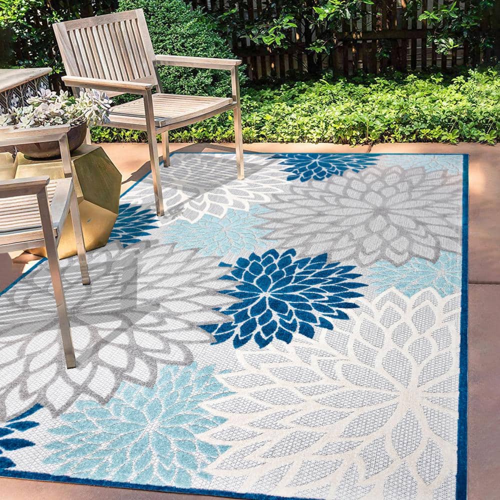 Aqua Bloom Easy-Care Floral Synthetic 4' x 6' Area Rug