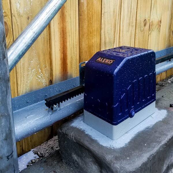 ALEKO Slide Single Automatic Gate Opener Kit 55 ft. - 1400 lb. Opacity