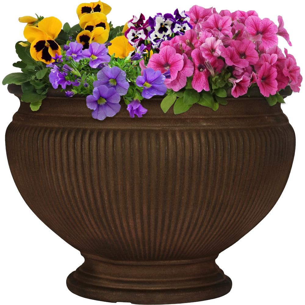 Rust Polyresin Ribbed Outdoor Planter Pot with Antique Finish